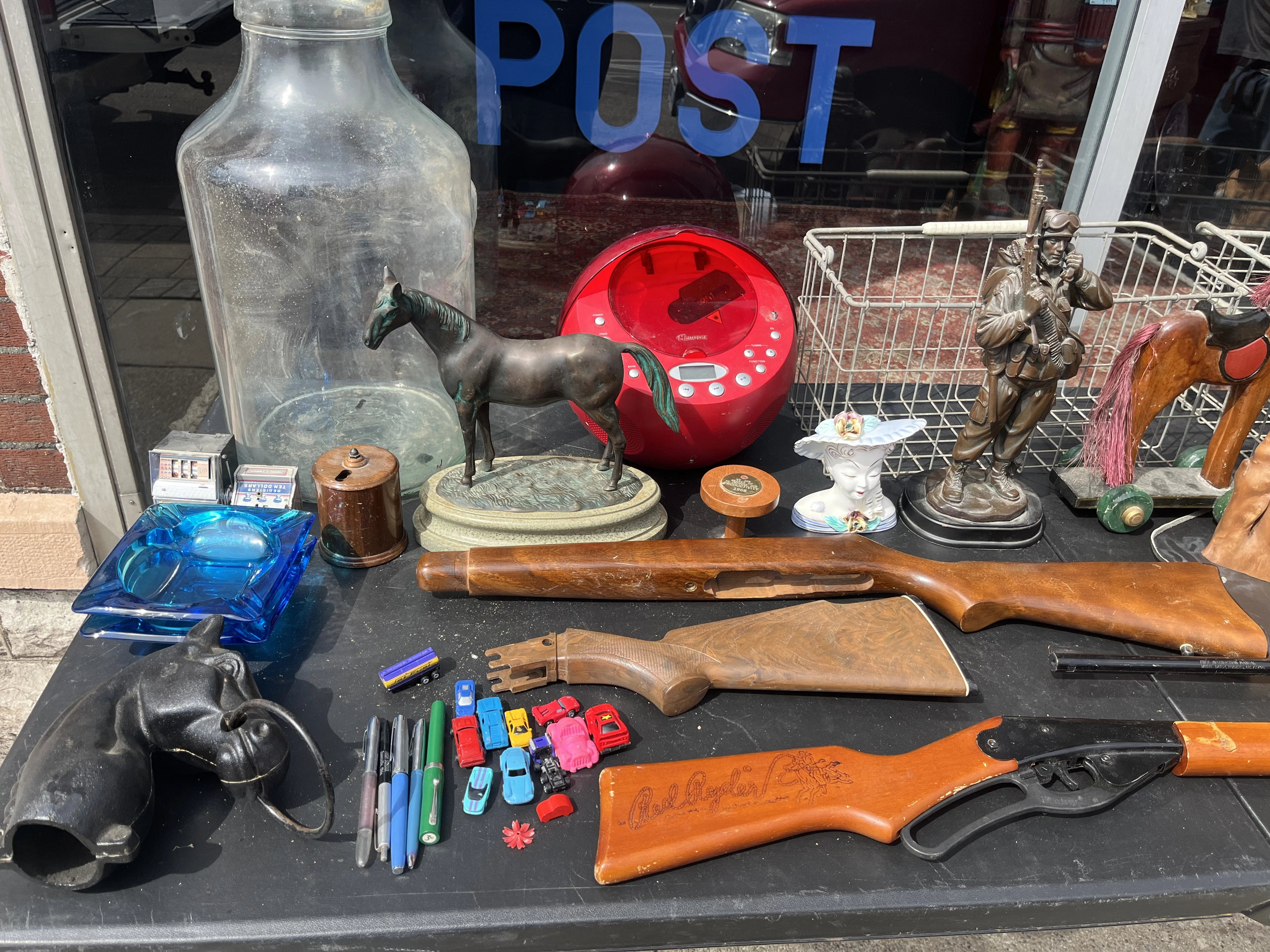 Classic home furnishings available in Miamisburg
